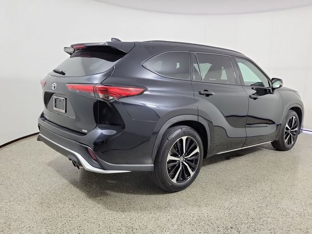 2022 Toyota Highlander — detail view