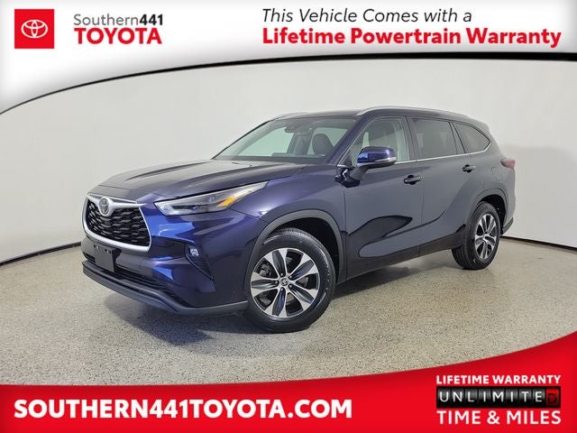 2025 Toyota Highlander XLE in Blueprint — front three-quarter view