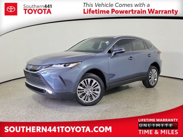 2024 Toyota Venza XLE in Coastal Gray — front three-quarter view