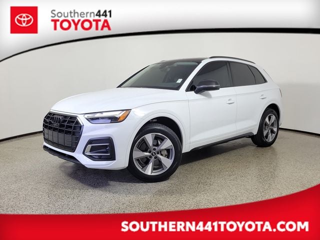 2023 Audi Q5 40 Premium Plus quattro in Ibis White — front three-quarter view