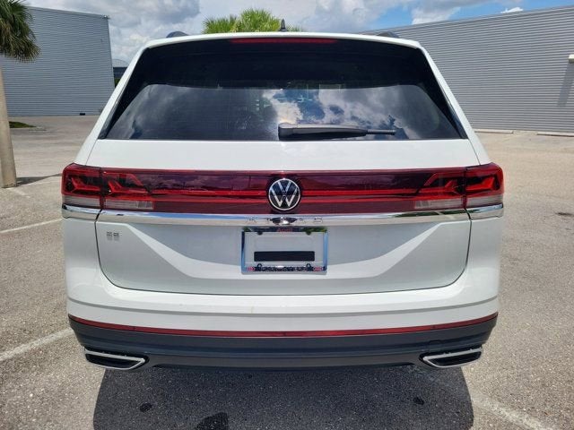 2024 Volkswagen Atlas — interior view
