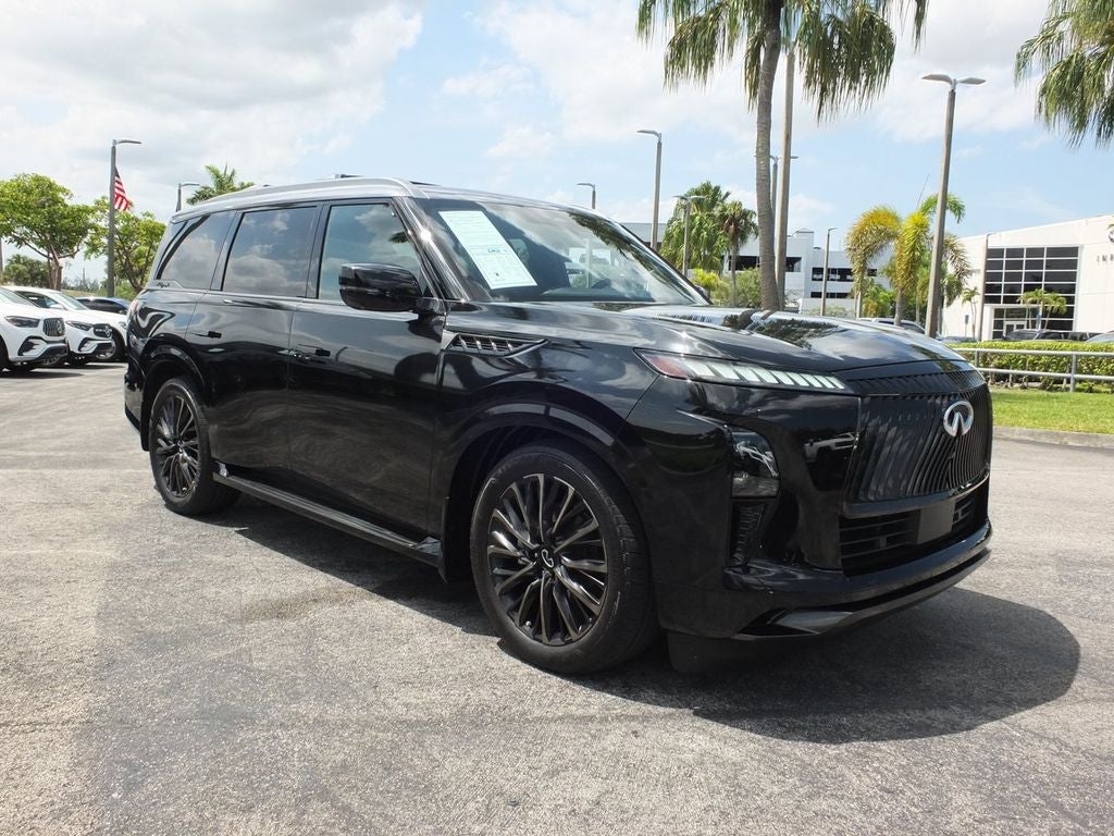 2025 INFINITI QX80 AUTOGRAPH CERTIFIED PREOWNED! in Mineral Black/Graphite Shadow — front three-quarter view