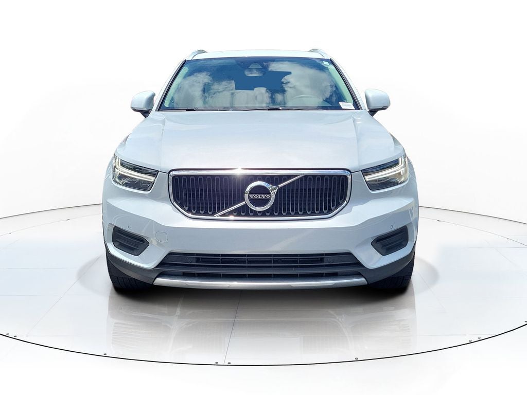 2020 Volvo XC40 — side profile view
